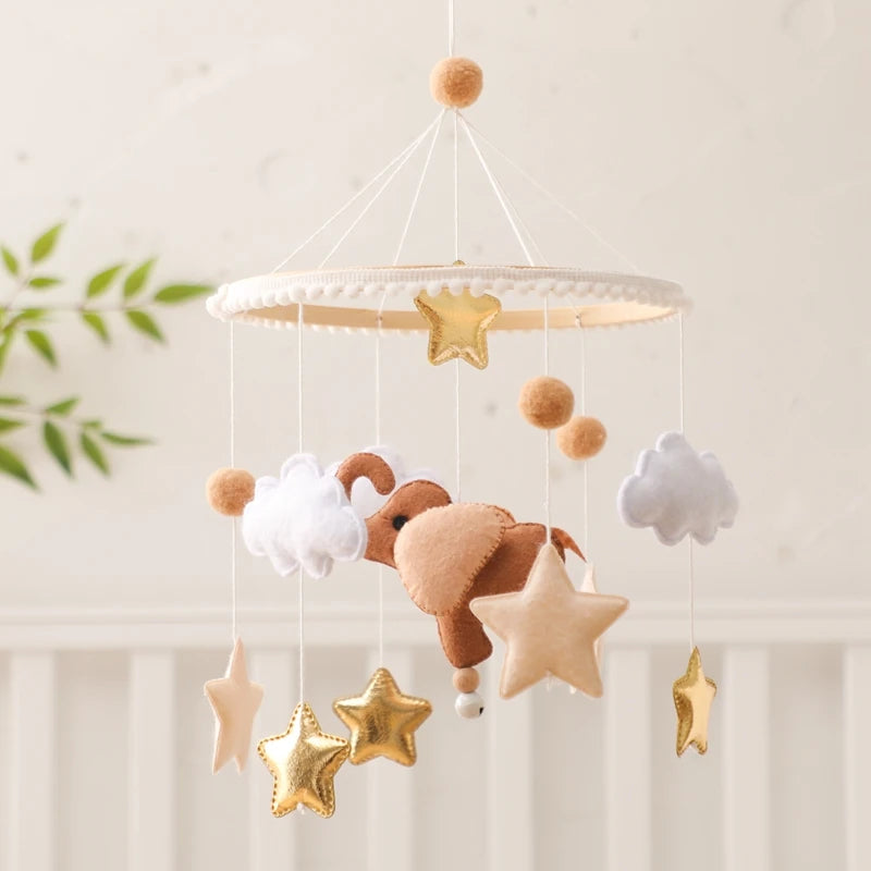 Baby Crib Mobile Wooden Bed Bell Rattle Toy Soft Felt Hot Air Balloon Wind Chime Pendant Newborn Comfort Bed Bell Toys Baby Gift