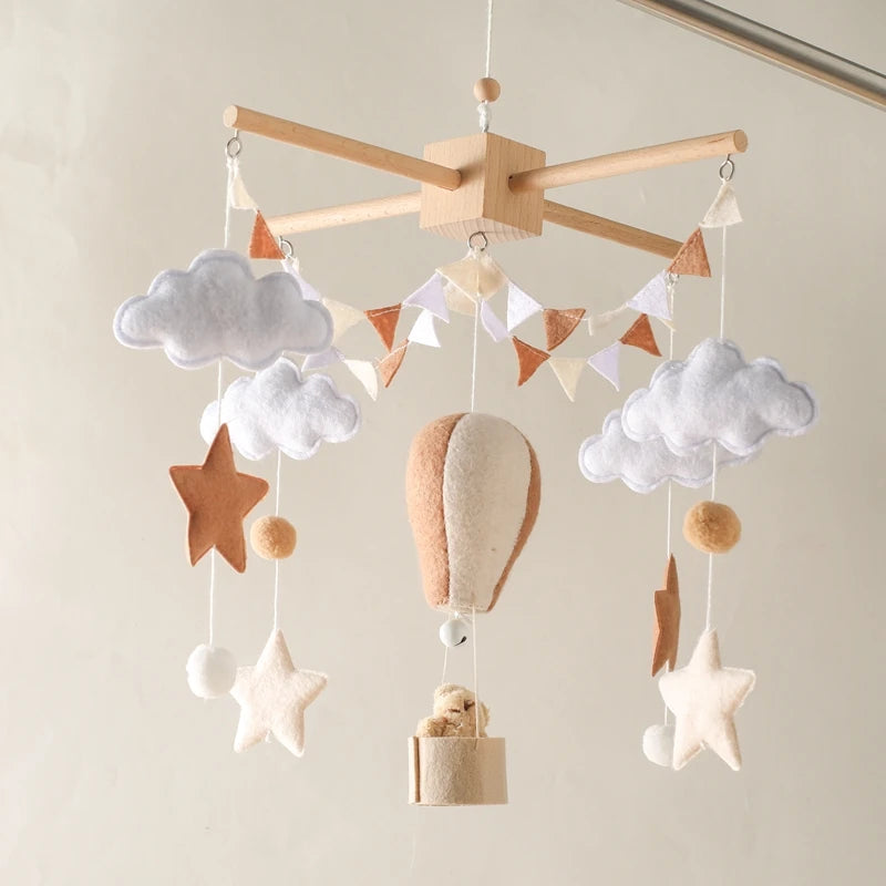 Baby Crib Mobile Wooden Bed Bell Rattle Toy Soft Felt Hot Air Balloon Wind Chime Pendant Newborn Comfort Bed Bell Toys Baby Gift